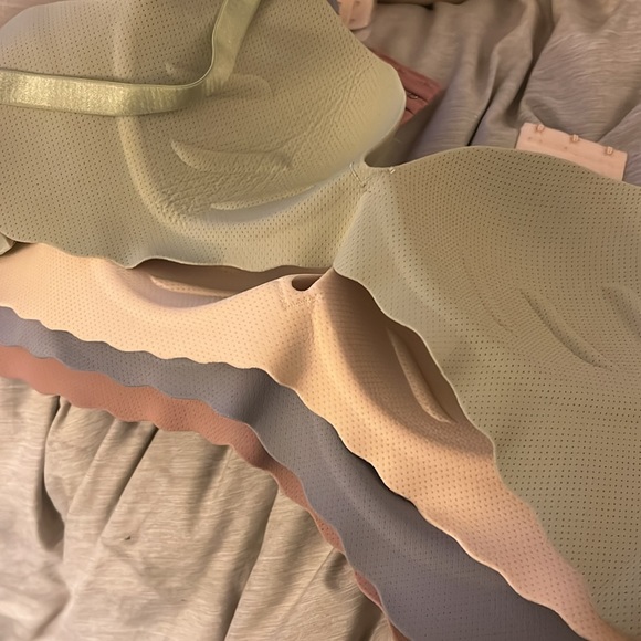 BRA’S - Picture 3 of 4